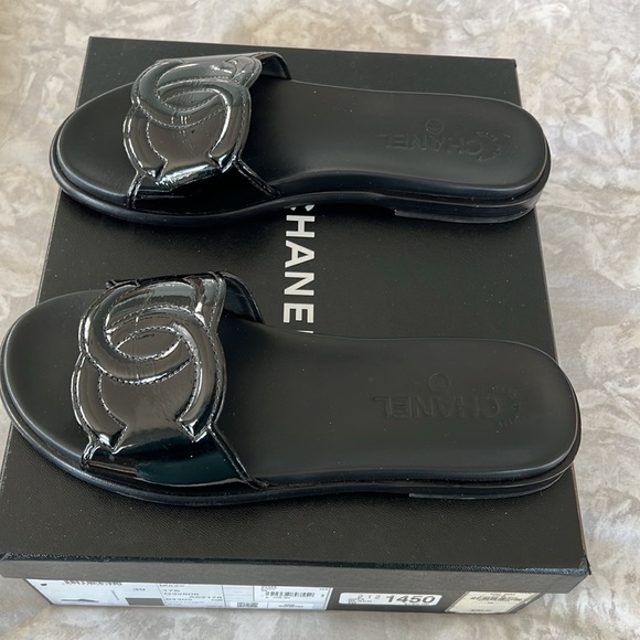 CHANEL Black Patent Leather Slides/Mules/Sandals. Forever classic style- Size 39 - Picture 3 of 10